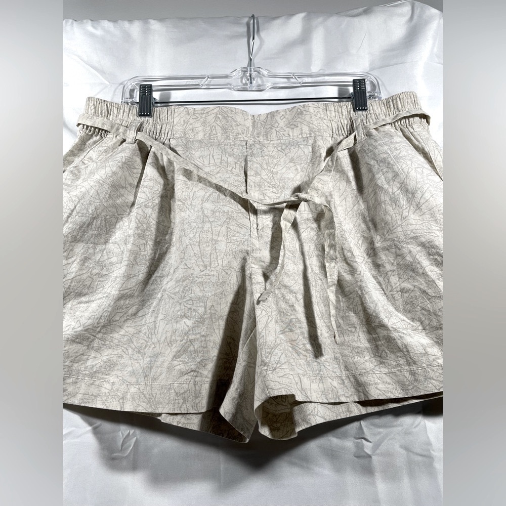 Columbia Summer Chill Womens Shorts Casual Lightweight Outdoor Active Sz L - Picture 10 of 12